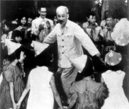 Học Bác giáo dục thiếu niên và nhi đồng