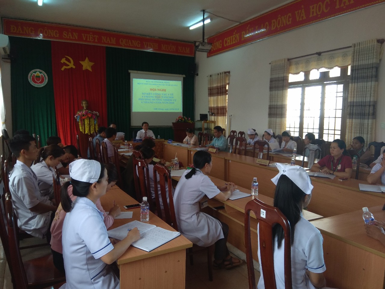 Sơ kết công tác y tế 6 tháng đầu năm 2018 triển khai phương hướng nhiệm vụ trọng tâm 6 tháng cuối năm 2018