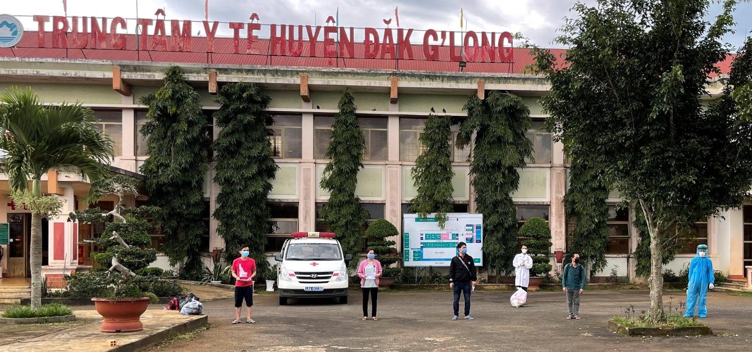 Cho Xuất viện 04 bệnh nhân mắc Covid-19 điều trị tại BVDC 01