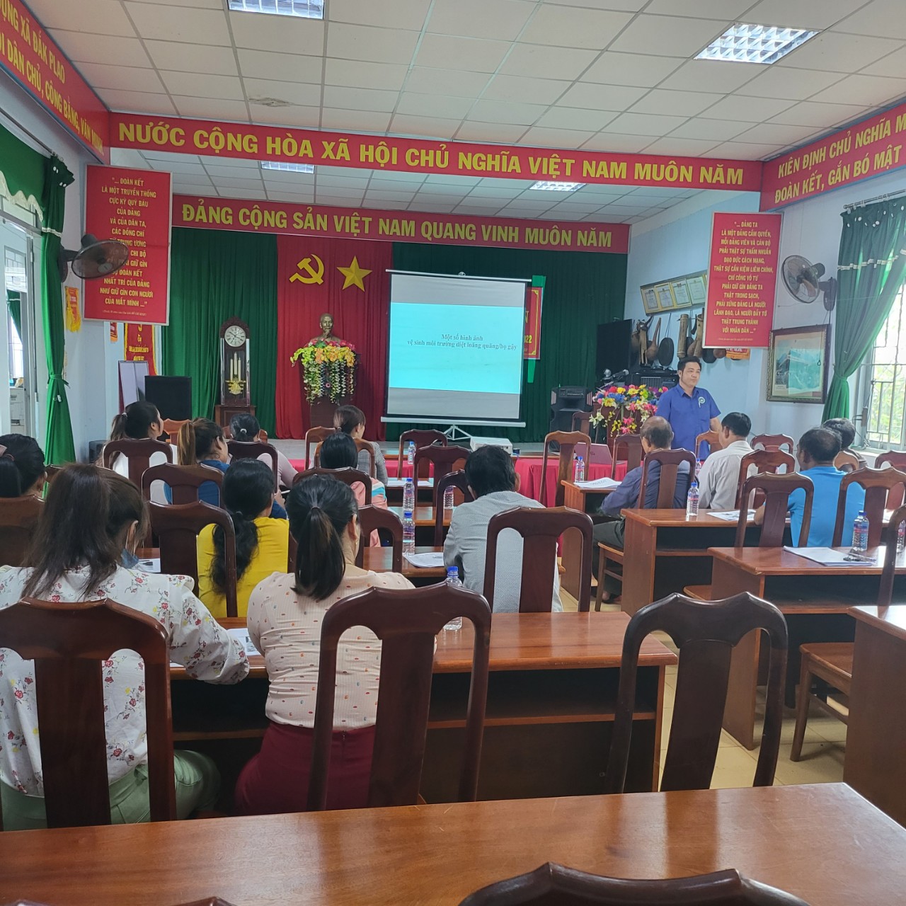 TẬP HUẤN  PCD BỆNH SỐT XUẤT HUYẾT CHO ĐỘI XUNG KÍCH TẠI CÁC XÃ