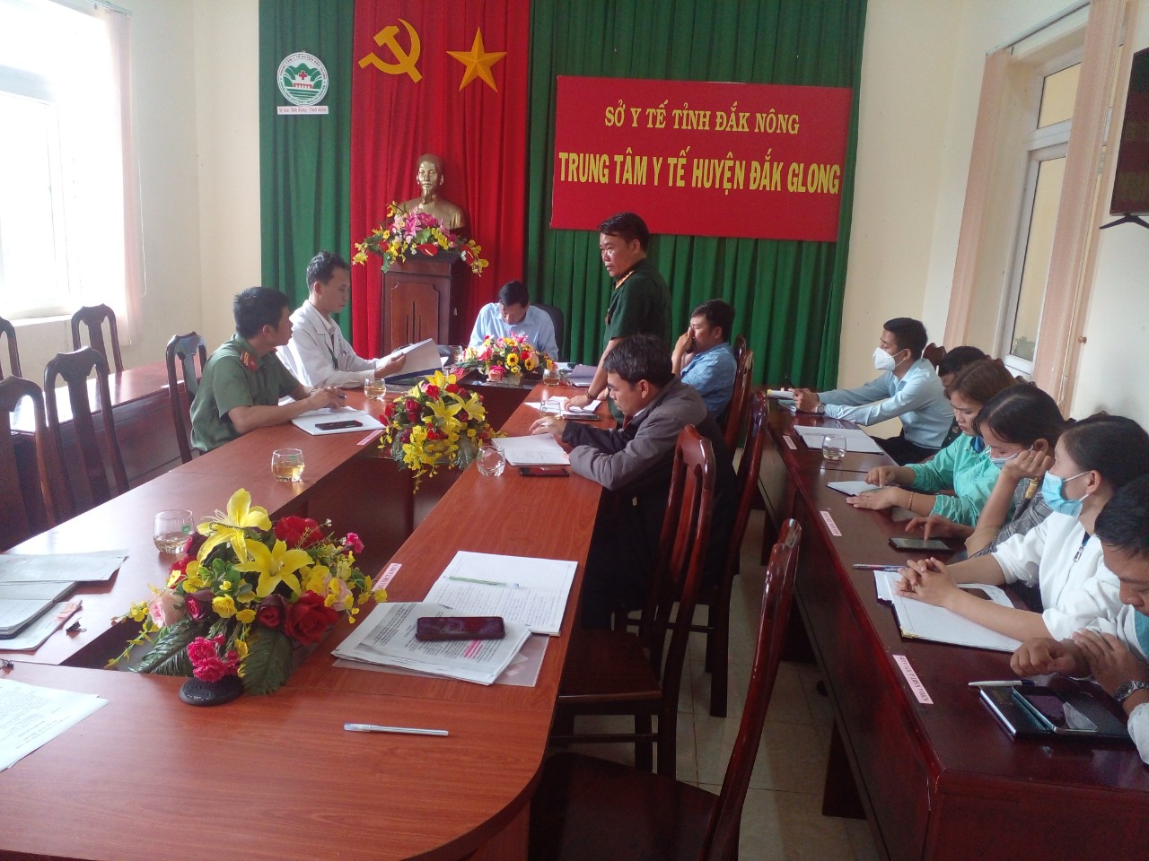 Họp HĐ khám tuyển công dân nhập ngũ vào QĐ và thực hiện NVCAND