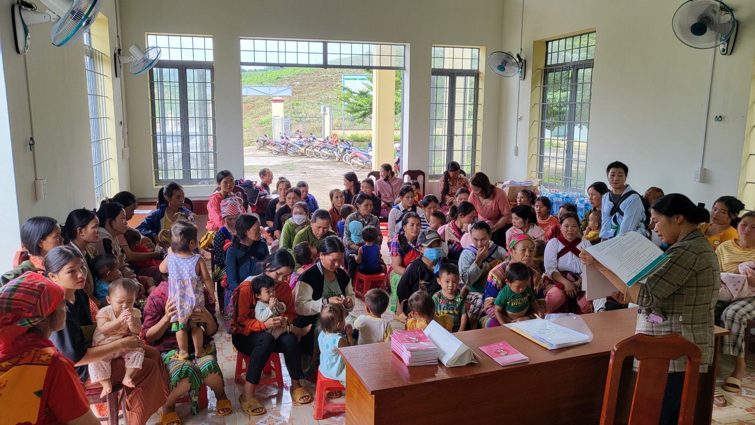 TRUNG TÂM Y TẾ HUYỆN ĐẮK GLONG TỔ CHỨC BUỔI NÓI CHUYỆN CHUYÊN ĐỀ VỀ DINH DƯỠNG NĂM 2023